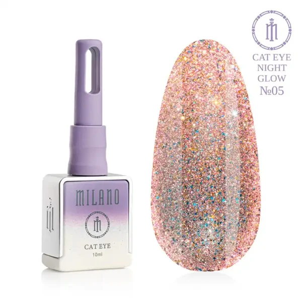 "Гель-лак Milano Cat Eye Night Glow №05: флакон об'ємом 10 мл з фіолетовим градієнтом та демонстрація сяючого персиково-золотистого відтінку з різнокольоровим шимером та ефектом «котяче око» на великій палітрі-краплі."