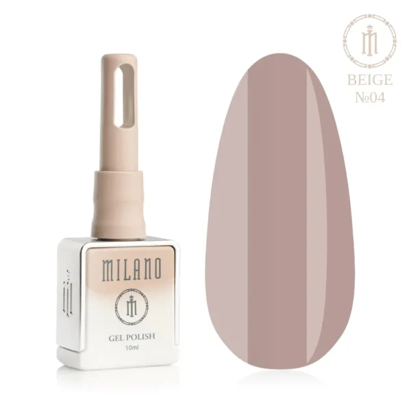 «Презентація гель-лаку Milano Gel Polish Beige Premium №04: ліворуч зображено фірмовий квадратний флакон об'ємом 10 мл у ніжно-ліловому градієнтному виконанні з круглим логотипом, а праворуч — великий овальний макет-тіпс, який демонструє м'який пастельно-бежевий відтінок із легким пудрово-рожевим підтоном, на чистому білому тлі»