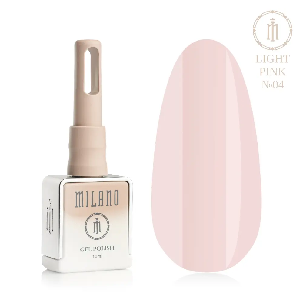 «Презентація гель-лаку Milano Gel Polish Light Pink Premium №04: ліворуч зображено фірмовий квадратний флакон об'ємом 10 мл у ніжно-нюдовому градієнтному виконанні з круглим логотипом, а праворуч — великий овальний макет-тіпс, який демонструє м'який пастельний рожево-кремовий відтінок із легким теплим підтоном, на чистому білому тлі»