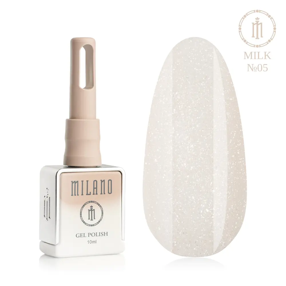 «Презентація гель-лаку Milano Gel Polish Milk Premium №05: ліворуч зображено фірмовий квадратний флакон об'ємом 10 мл у ніжно-ліловому градієнтному виконанні з круглим логотипом, а праворуч — великий овальний макет-тіпс, який демонструє елегантний світлий молочно-нюдовий відтінок із легким порцеляновим ефектом покриття, на чистому білому тлі»