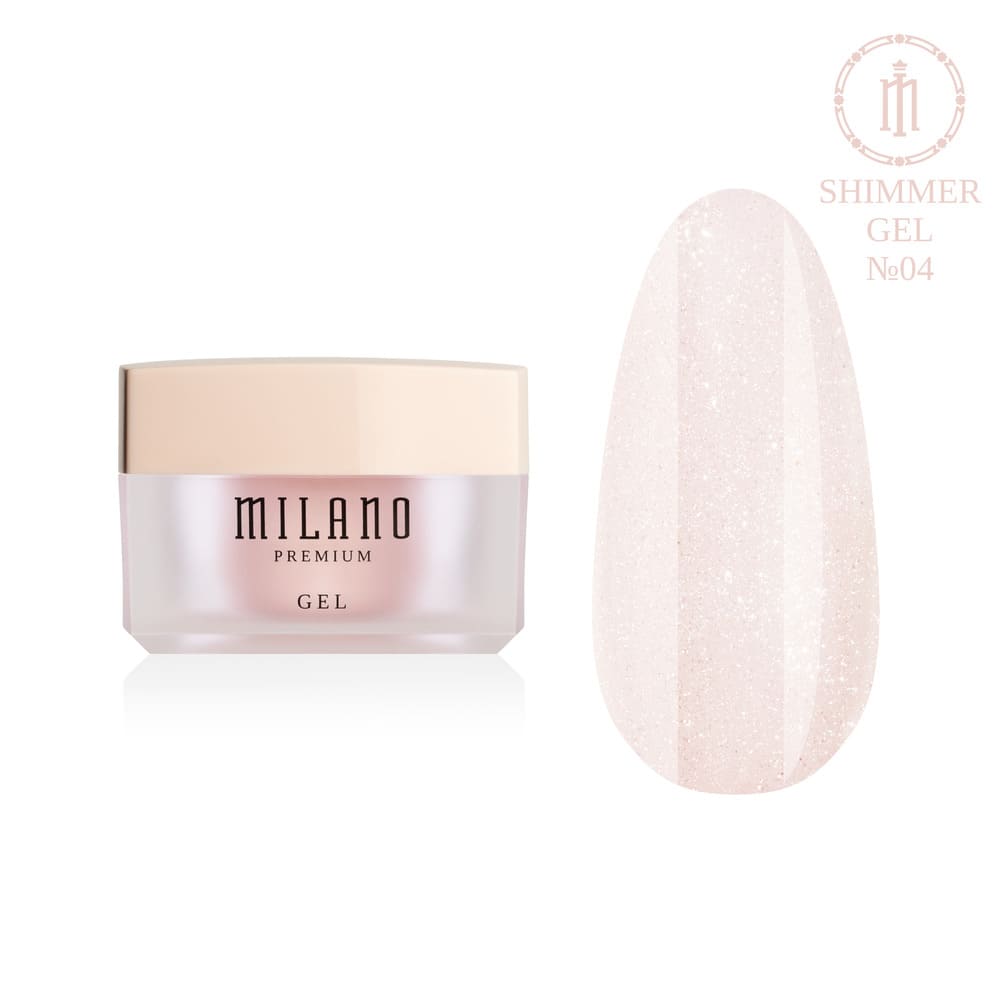 «Презентація моделювального гелю з шимером Milano Builder Gel Shimmer Premium №04: ліворуч зображено фірмову круглу білу баночку зі срібним брендингом, а праворуч — великий круглий макет-тіпс, який демонструє теплий персиково-рожевий камуфлювальний відтінок, насичений делікатним золотисто-срібним шимером із бездоганно гладким покриттям, на чистому білому тлі»