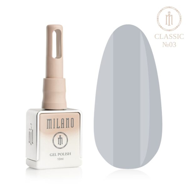 «Презентація гель-лаку Milano Gel Polish Classic Premium №03: ліворуч зображено фірмовий квадратний флакон об'ємом 10 мл у ніжно-нюдовому градієнтному виконанні з круглим логотипом, а праворуч — великий овальний макет-тіпс, який демонструє класичний середньо-сірий, стриманий холодний сірий або елегантний колір ранкового туману, на чистому білому тлі»
