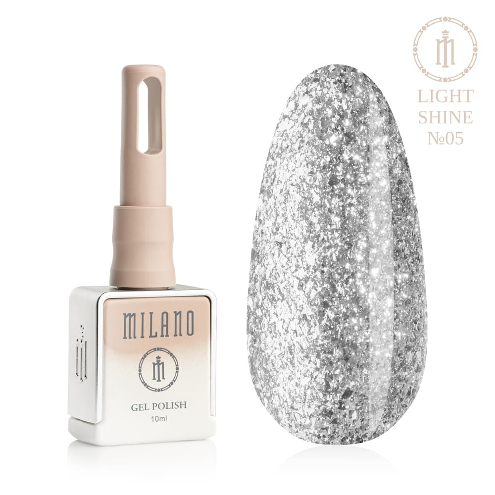 «Презентація гель-лаку Milano Gel Polish Light Shine Premium №05: ліворуч зображено фірмовий квадратний флакон об'ємом 10 мл у ніжно-нюдовому градієнтному виконанні з круглим логотипом, а праворуч — великий овальний макет-тіпс, який демонструє ефект рідкого металу, щільну срібну платину або пластівці сріблястої фольги з яскравим дзеркальним віддзеркаленням, на чистому білому тлі»